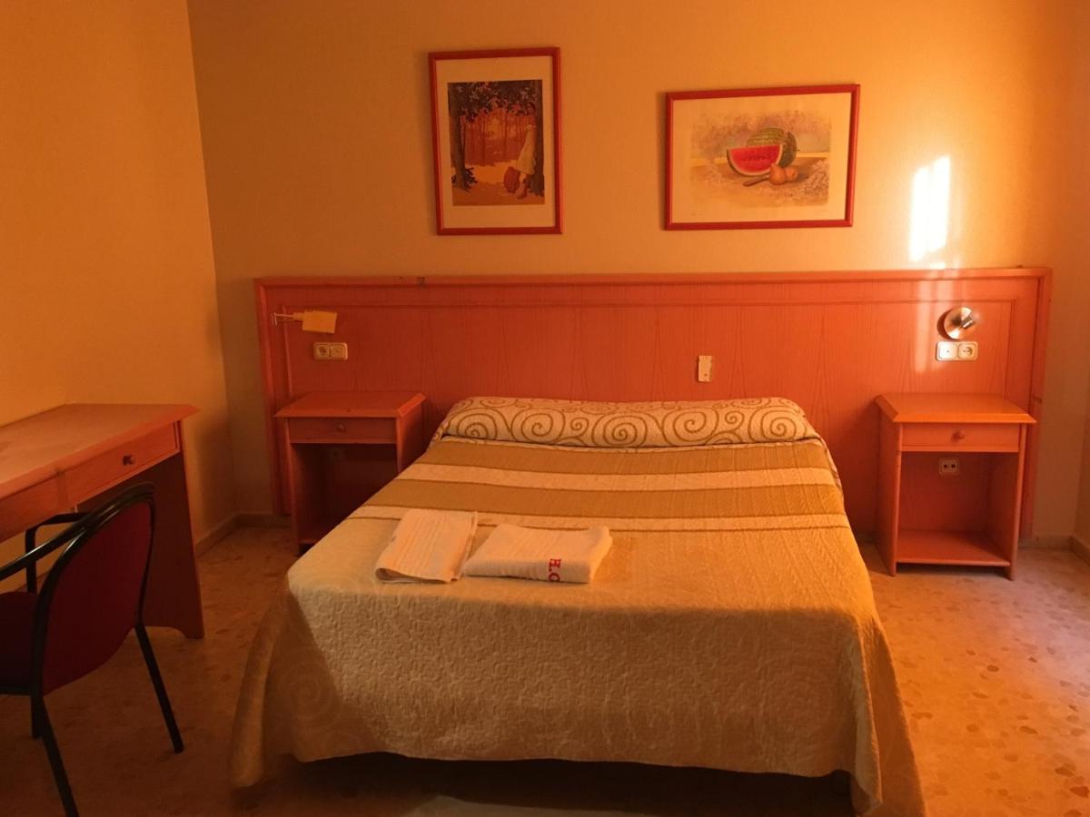 Hostal Carlos III Ел Ехидо Екстериор снимка