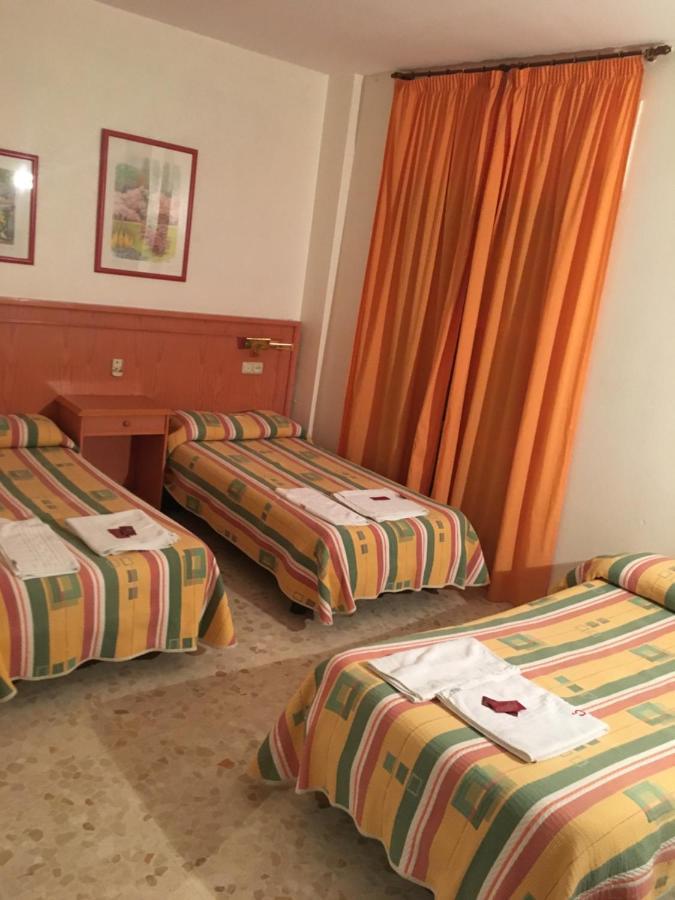 Hostal Carlos III Ел Ехидо Екстериор снимка