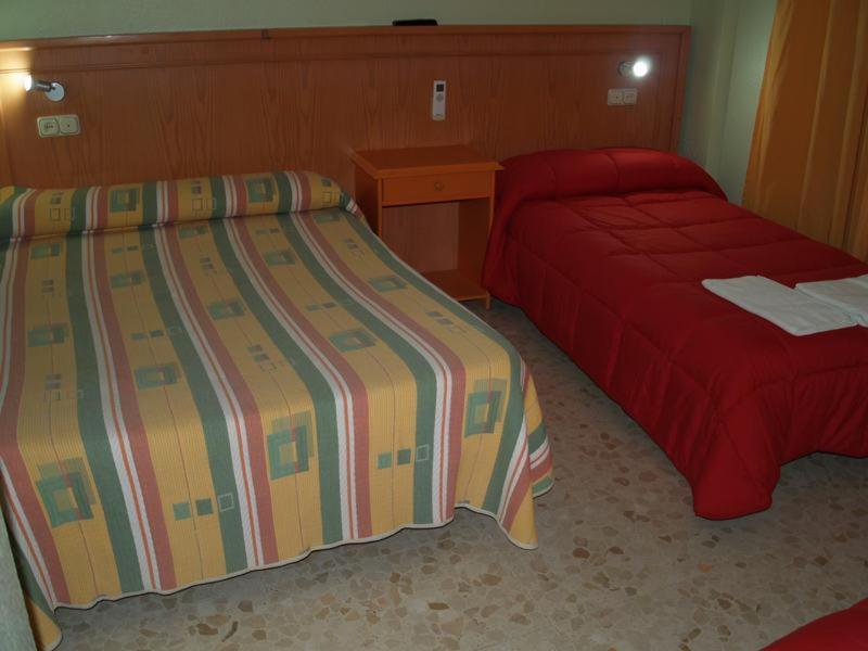 Hostal Carlos III Ел Ехидо Екстериор снимка